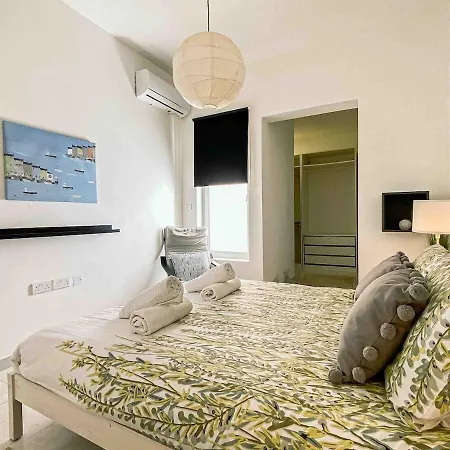 Modern & Spacious 3 Double Bedroom * Santa Vennera