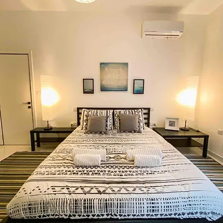 Modern & Spacious 3 Double Bedroom *