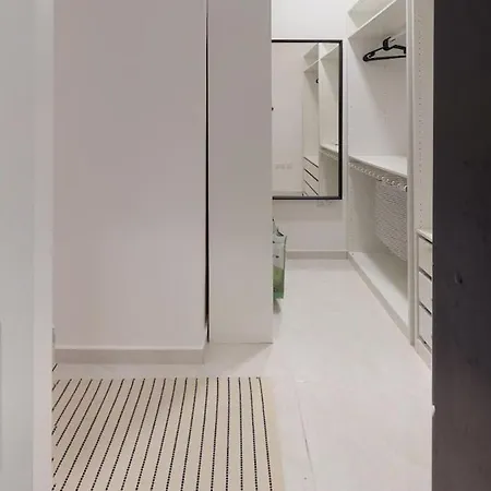 Modern & Spacious 3 Double Bedroom Santa Vennera