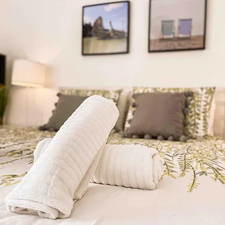 Διαμέρισμα Modern & Spacious 3 Double Bedroom
